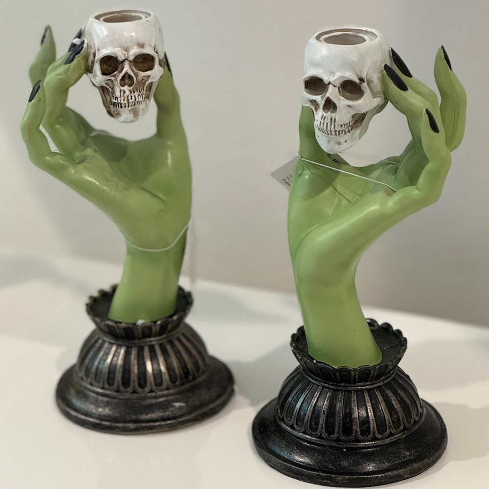 LAST ONE 🔥 Halloween‎ witch hand 💀 w skulls taper holder or accent